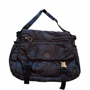 Lululemon Athletica Quilted Messenger/Crossbody/Laptop/Gym Bag
